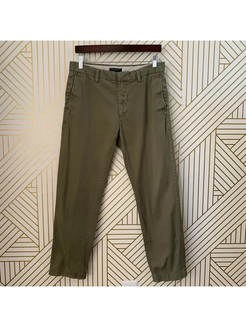 Banana Republic Emerson Chino 32 x 30 100% cotton green khakis preppy classic